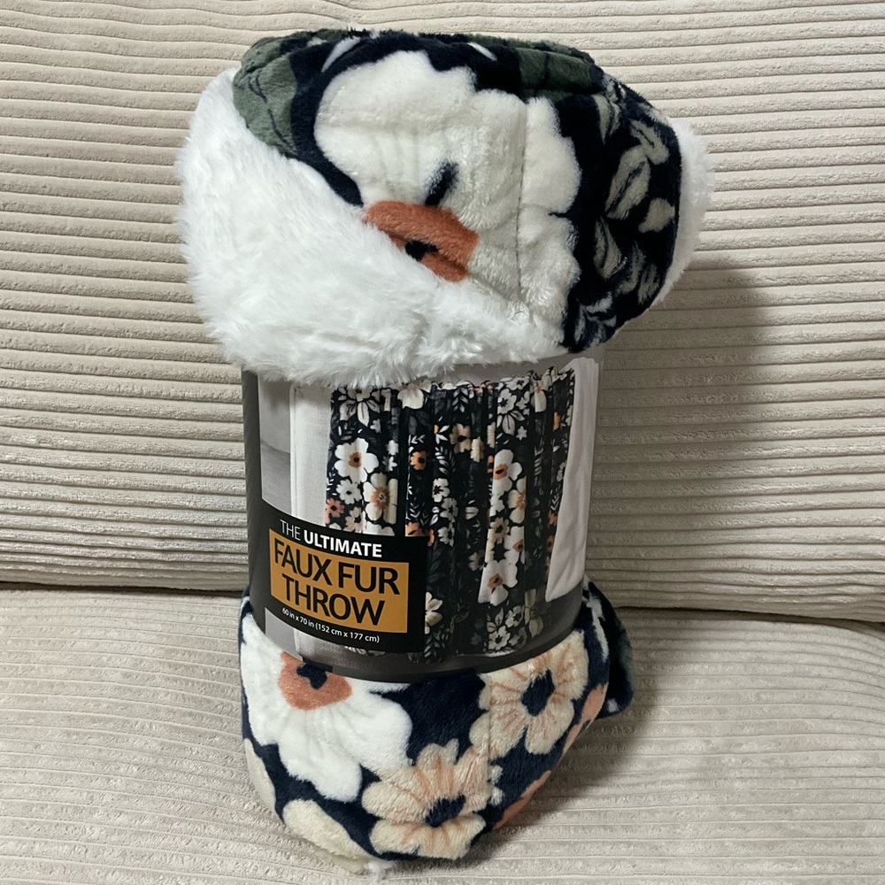 The Ultimate Faux Fur Throw - Floral Design